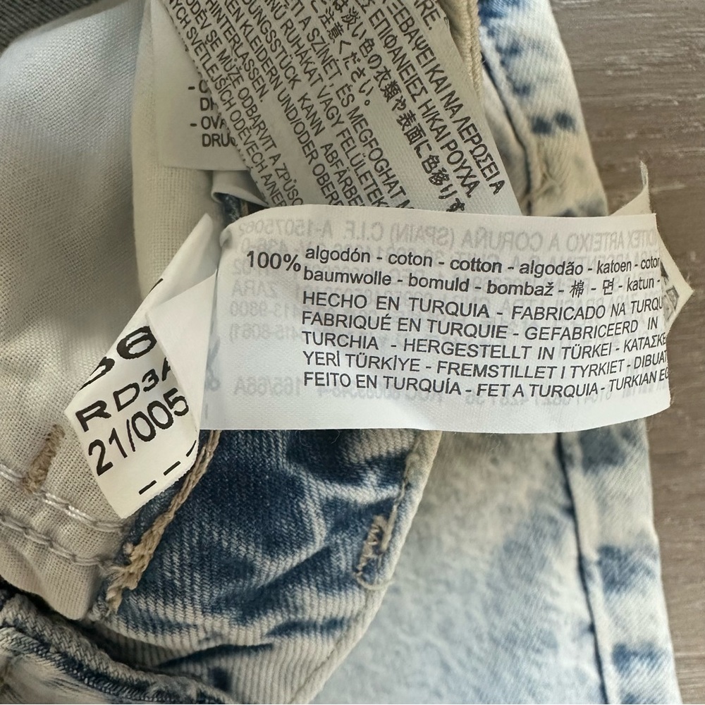 Zara Ripped Mom Fit Jeans - Picture 9 of 9